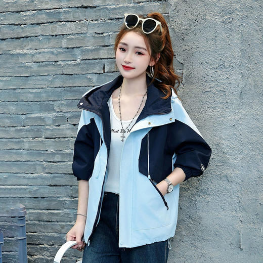 半身缘女装 春季拼色防风防水户外连帽夹克261113P01340002 商品图0