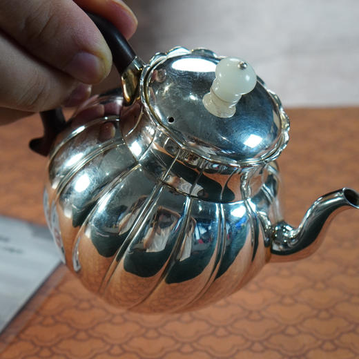 瓜瓣飞把壶 银壶 约130g左右 商品图1