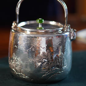 杨兴录1L高筒锤纹提梁银壶 约577g左右