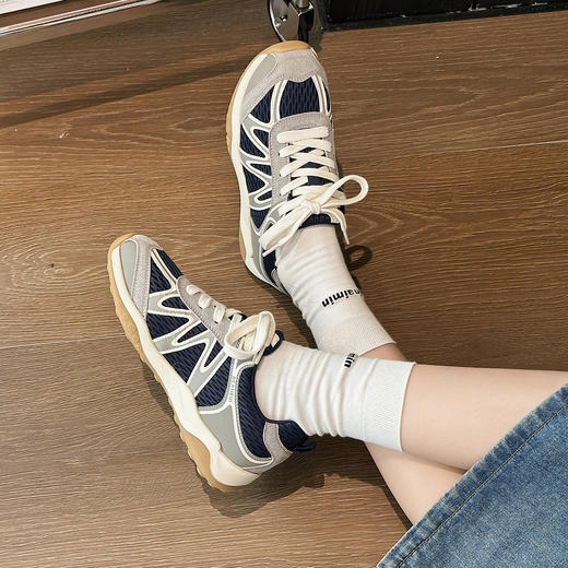经典鲨2025年秋专柜新款潮流拼色系带网面透气休闲跑步鞋女KW194-537091 商品图1