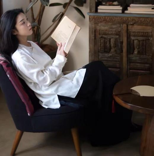 新中式斜襟衬衫 线描光影感提花☀ 包边圆领修饰脸型 匠心一字扣汇集东方气韵 商品图2