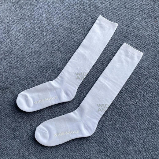 韩单女款高尔夫长筒袜，毛巾底。均码35-40。
三双一组 商品图0