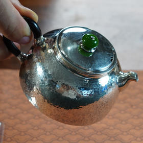 翠纽石瓢壶 银壶 约140g左右