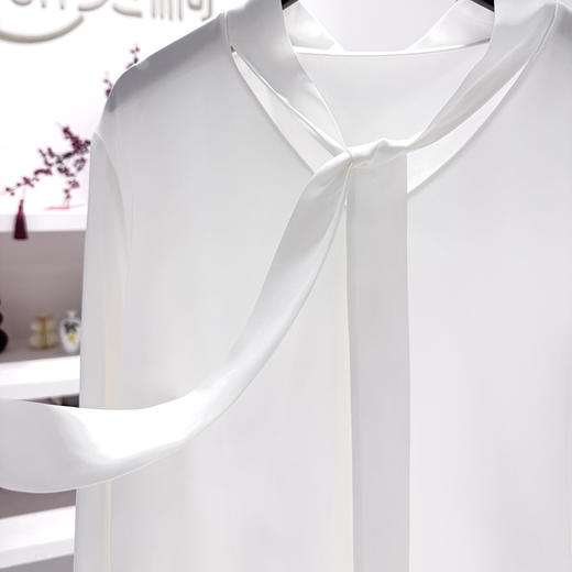 火桐hooton铂金系列 重磅23姆米乔缎V领飘带真丝上衣YT3036 商品图0