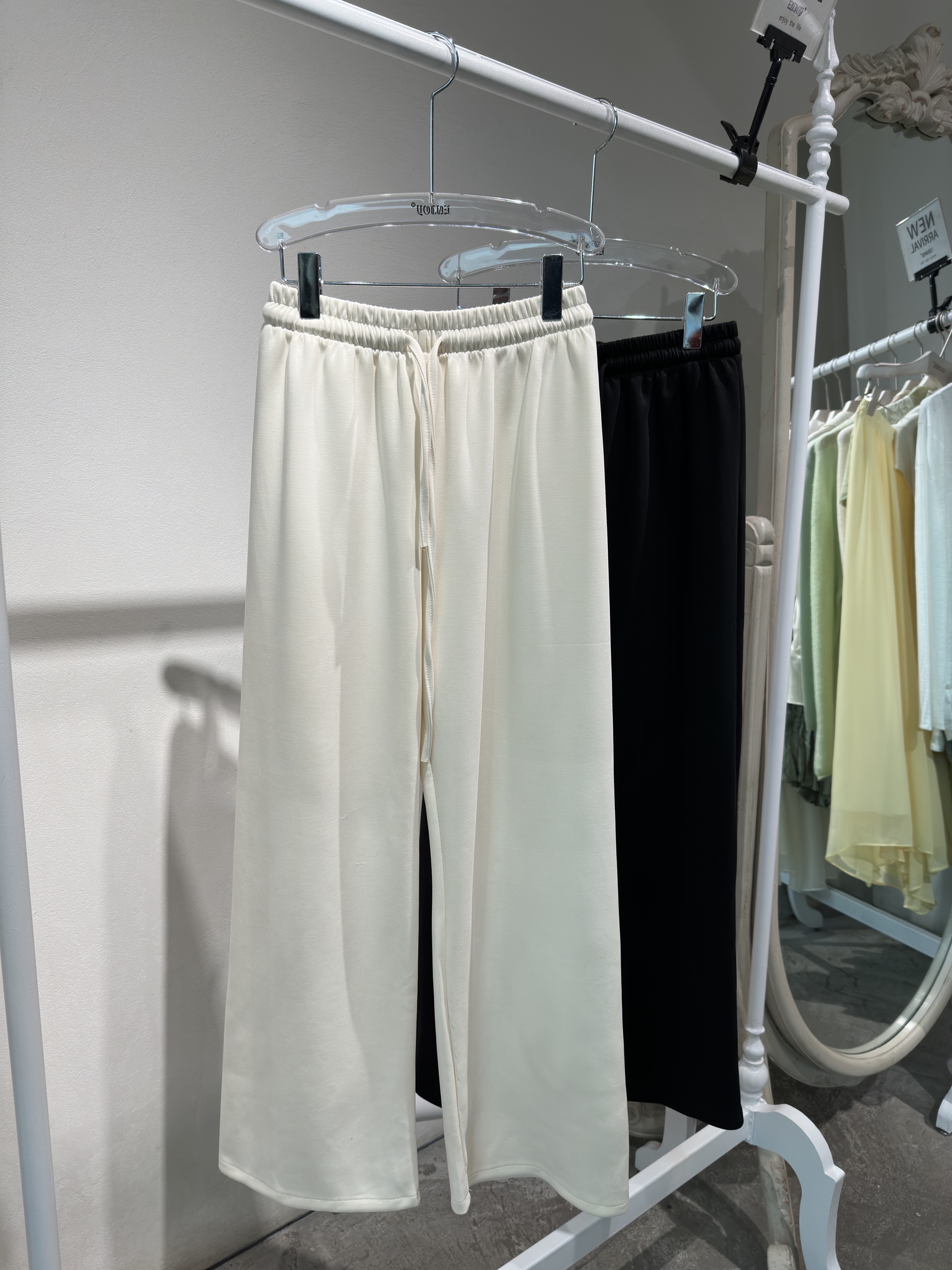 【门店同款】ENJOY秋季抽绳糯米直筒裤 165143085