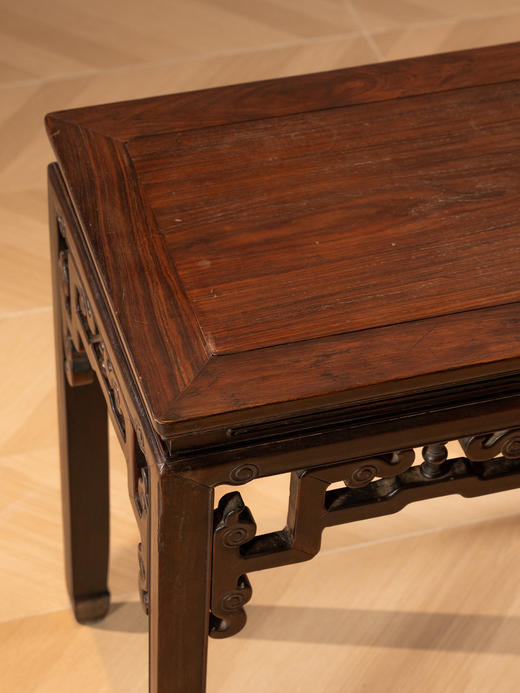 清	红木束腰马蹄腿拐子云纹半桌 商品图3
