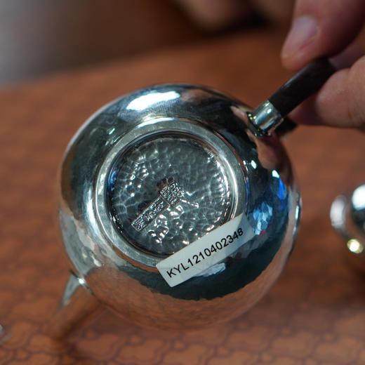 溯芳斋翡翠翘纽银壶 约100g左右 商品图5