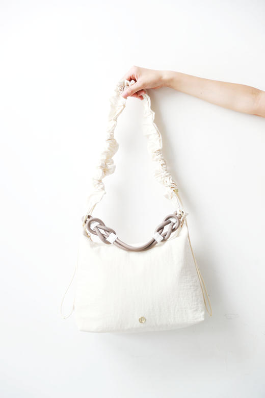 压褶大肠包包，哇这个好特别。瑜伽健身多功能大容量背包C091568 商品图4