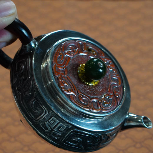 饕餮周盘壶 银壶 铜包盖 约130g 左右 商品图4