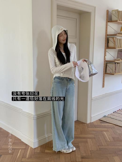 老米优品🎈3-5天！轻松拿捏「不费力的秋日时髦」《爱心刺绣连帽衫》秋日tee, 自带绒感的慕斯羊绒，像把晒了一整天的毯子披在身上🧸 弹力好~T250915A 商品图4