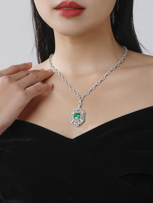 祖母绿钻石项链 传家高货典藏 白色18k金彩宝套链MEMORA诗普琳EP007007 商品图2