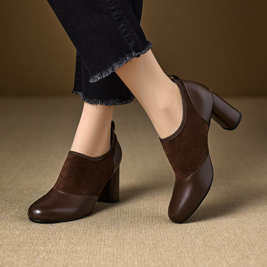 【预售5天】新款粗跟高跟鞋女春秋圆头深口窝窝单鞋英伦风小皮鞋MNLS&D2552 商品图2