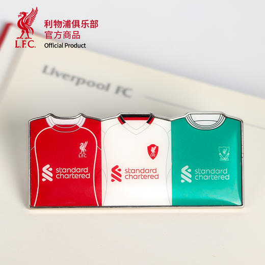 【官网同款】利物浦俱乐部 | 25-26赛季球衣徽章球迷配饰胸针 商品图0