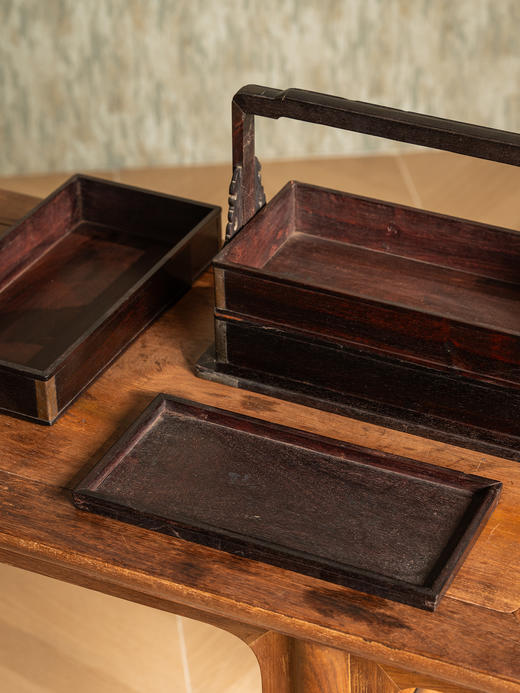 清早期	紫檀铜包角三撞提梁盒 商品图3