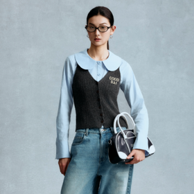 GOODBAI 粗体logo贴布绣V领纽扣扭绳针织背心