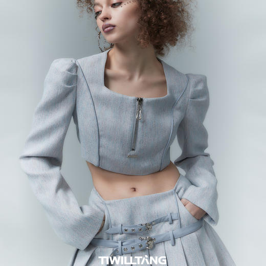 启世录TIWILLTANG“砥砺纤屿”小香风运动百褶套装半身裙短外套 商品图3