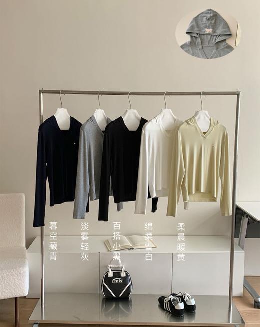 老米优品🎈3-5天！轻松拿捏「不费力的秋日时髦」《爱心刺绣连帽衫》秋日tee, 自带绒感的慕斯羊绒，像把晒了一整天的毯子披在身上🧸 弹力好~T250915A 商品图3