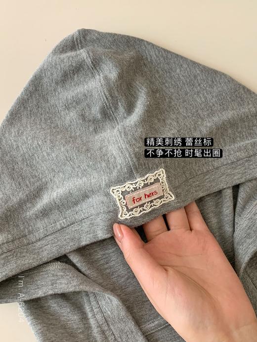 老米优品🎈3-5天！轻松拿捏「不费力的秋日时髦」《爱心刺绣连帽衫》秋日tee, 自带绒感的慕斯羊绒，像把晒了一整天的毯子披在身上🧸 弹力好~T250915A 商品图7