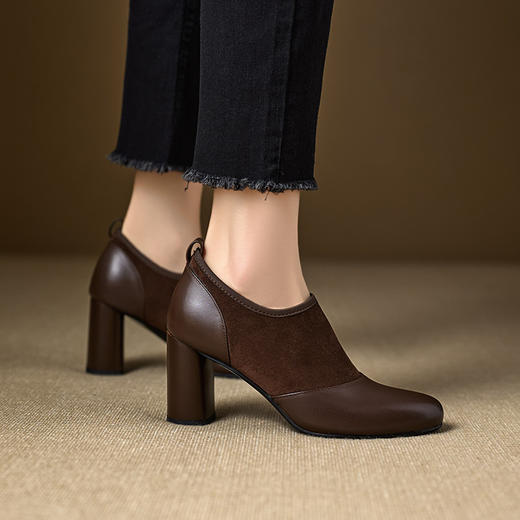 【预售5天】新款粗跟高跟鞋女春秋圆头深口窝窝单鞋英伦风小皮鞋MNLS&D2552 商品图4