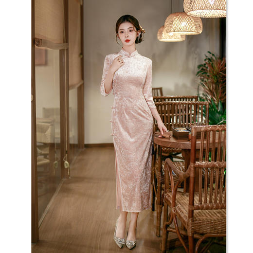 SKY 22799钻石绒长款七分袖压花旗袍复古国风素雅中式旗袍 商品图3
