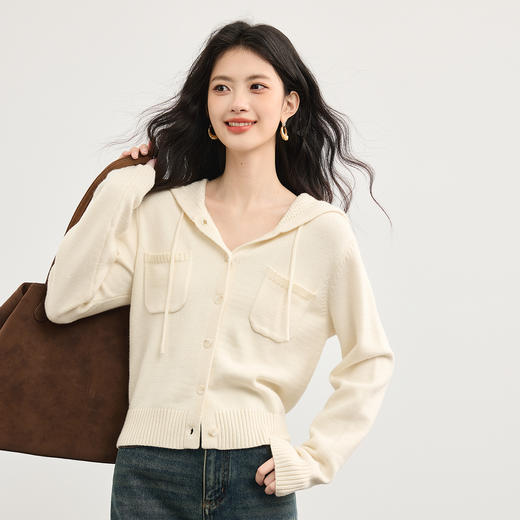 【09/17新品】熙世界云朵氧气感连帽针织开衫女2025秋装新款高弹长袖毛衣短外套 商品图3