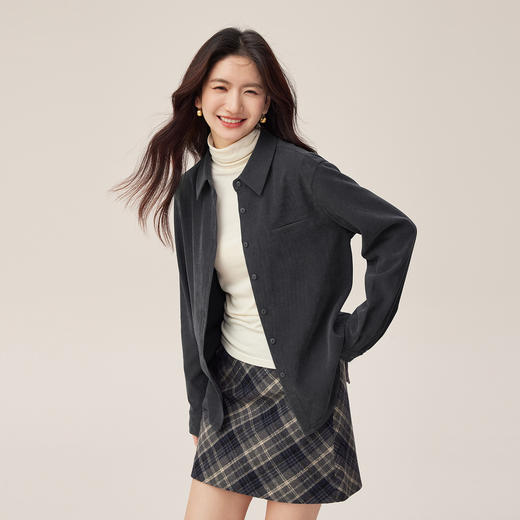 【周末秒杀】熙世界通勤风法式复古磨毛衬衫女2025年秋冬新款休闲长袖翻领上衣 商品图3