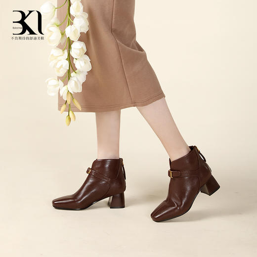BAKERLOO小方头装饰带高跟女靴AD185 商品图1