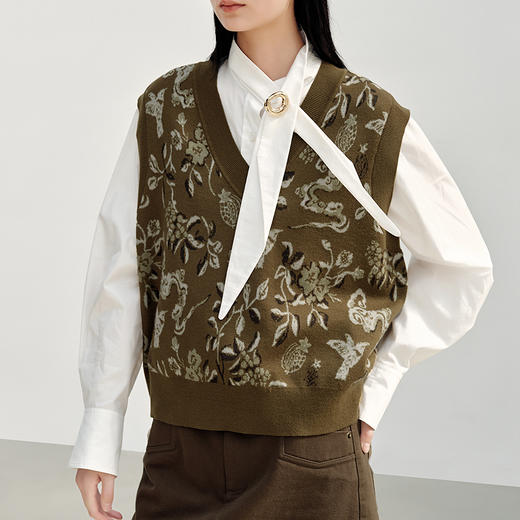 NEELLY纳俪商场同款秋季新款复古V领提花针织衫女显白休闲背心N25082A01080 商品图2