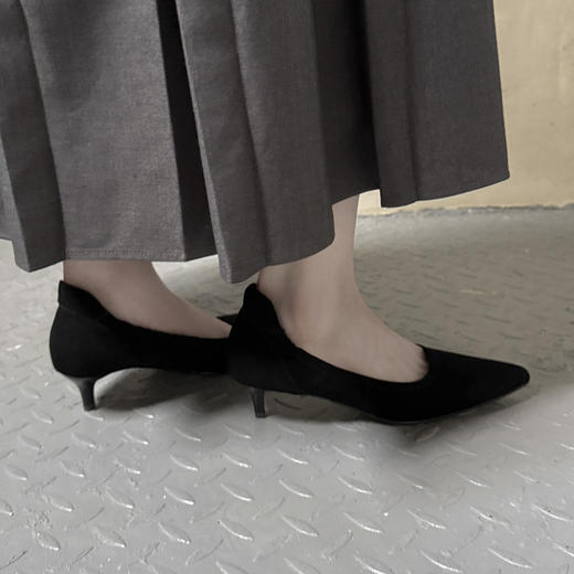 【预售5天】羊翻皮通勤气质工作鞋女秋季新款尖头性感细跟浅口高跟单鞋DQ&DQ95033W 商品图2