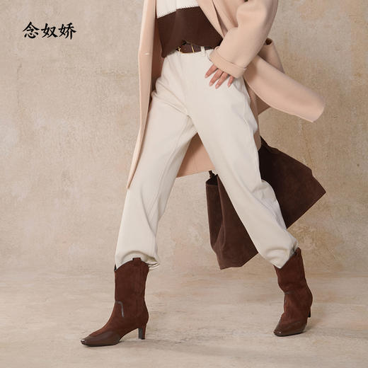 【商场同款】CNT5918 “ 奶白轻奢牛仔 ” 薄绒萝卜裤，透明烫钻阳光下好看新颖，低调精致 细腻拉绒暖意十足 商品图2