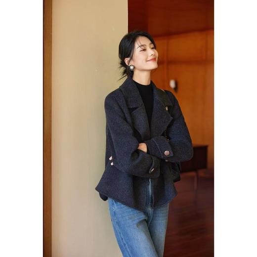 【双面尼短款羊毛大衣】经典版型 利落裁剪 有型挺阔 软糯如云朵般 商品图1