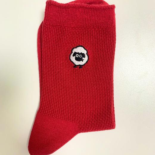 SUKENO小羊的红色中筒袜女袜 商品图1