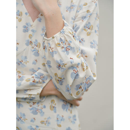 HeyDressV领收腰修身碎花连衣裙 商品图2