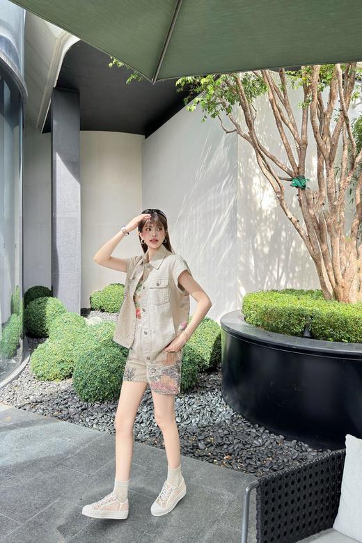 TY458- 迪奥 25Fw早秋新款 沙滩椰林涂鸦牛仔马甲(PG*MM)9.16直播款 商品图3