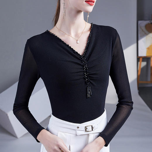 百媚生 手工钉珠V领内搭网纱打底衫MC43892 商品图4