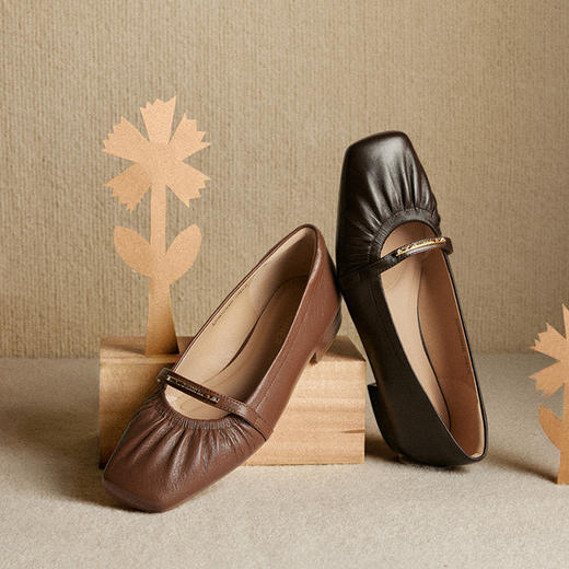 【静音系列】千百度羊皮低跟玛丽珍鞋女褶皱浅口单鞋A25485124 商品图1