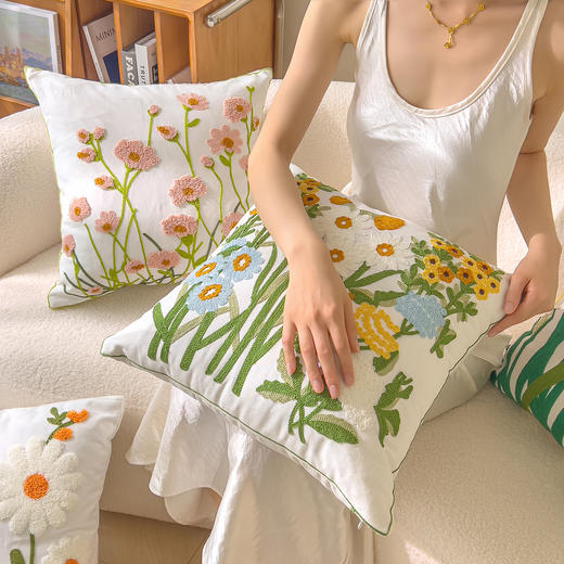 【品牌直发】加倍生活 花物语系列全棉毛巾绣抱枕 45*45cm yb0929003 商品图1