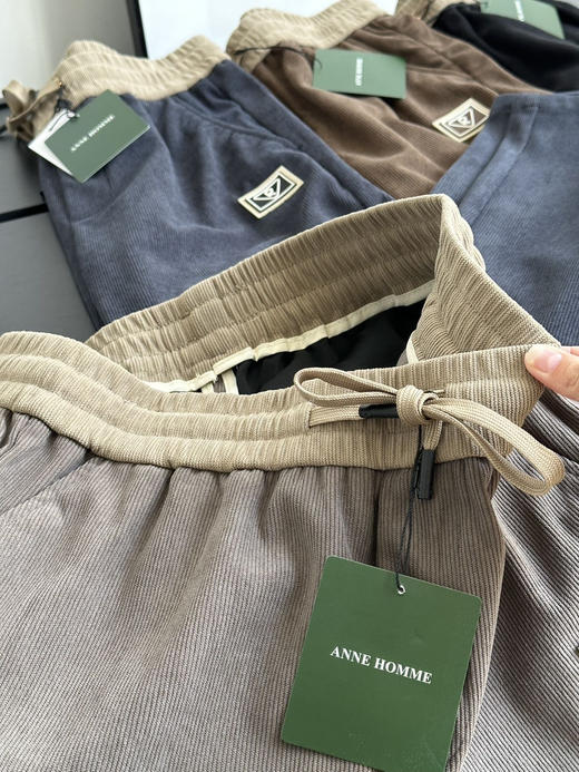 高端精品👊免烫系列❗高级品牌ANNE HOMME【男士撞色灯芯绒休闲裤】破价秒杀先到先得！数量有限❗️  ✅甄选优质面料，触感细腻柔和，上身舒适不紧绷，免熨免烫免打理！ 商品图4