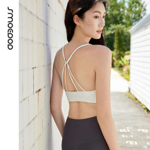 SMOEDOD/水沐伊朵裸感简约休闲纯色修身防走光运动内衣50220 商品图3