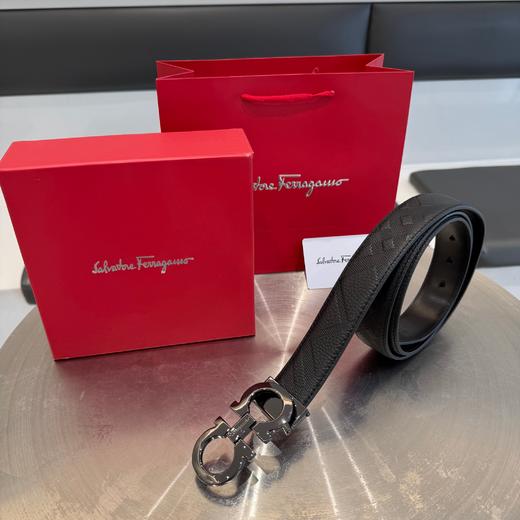 G508菲拉格慕皮带，黑色纯色光面腰带，配红色礼盒包装 商品图0