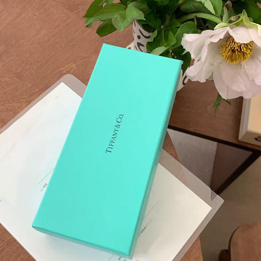 【蒂芙家尼蓝墨镜+镜盒+镜布全套】时尚百搭穿搭显瘦偏光眼镜 防紫外线墨镜✨时尚百搭，防晒显脸小！夏日穿搭必备💎 商品图3