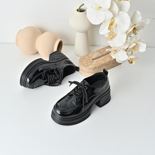 经典鲨2025秋专柜新品百搭黑色中粗跟显瘦系带通勤小皮鞋女KC19-537261 商品图2