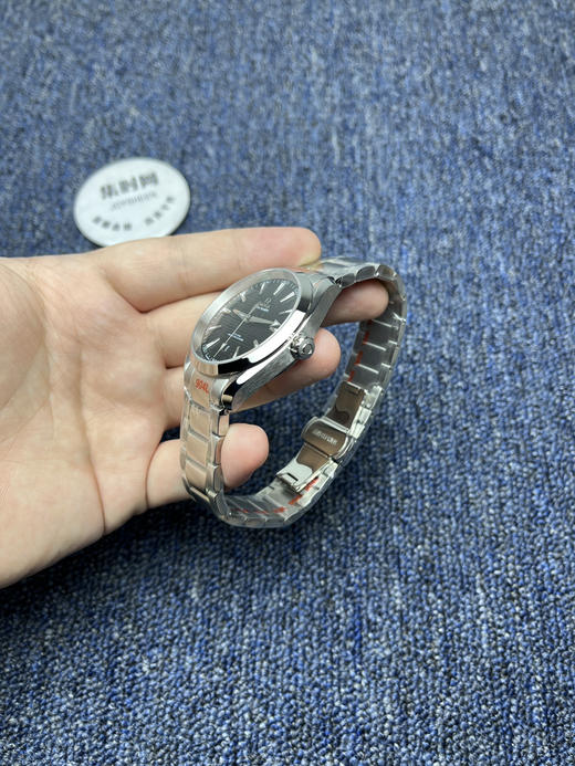 OMEGA欧米茄 海马150米系列Aqua Terra 150米运动 黑色盘 男士腕表
【机芯】搭载进口西铁城 商品图3