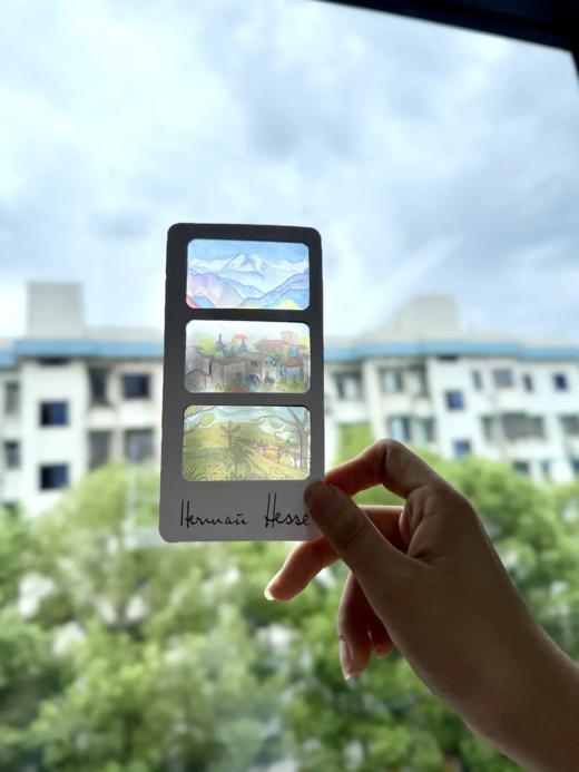 《黑塞中长篇小说全集》共14卷（全15册） 赠5重好礼 ， 赠品1 ：全套票根书签，赠品2 ：黑塞手绘胶片书签，赠品3 ：黑塞人生照片三阶魔方，赠品4 ：张佩芬老师撰写的导读手册，赠品5：魔方礼盒， 商品图5