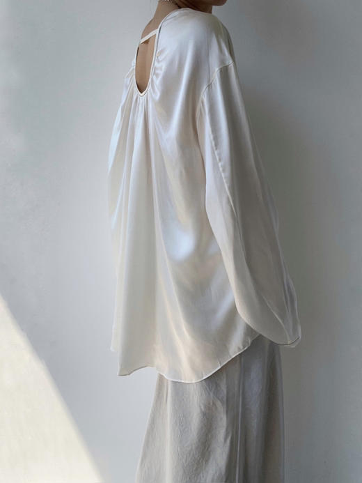 TU｜C02SS23-TP09 真丝长袖上衣【白WT00 / 黑BK00】 商品图1