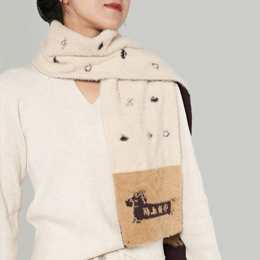 大英博物馆 新年系列 马上有钱毛绒 双面带围巾 商品图1