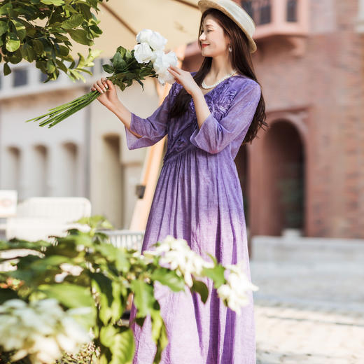 【林栖设计小店】【林栖推荐】天然婴儿棉柔软苜蓿紫秋季新款炒色工艺芭蕾式立体花连衣裙女N1953347 商品图6