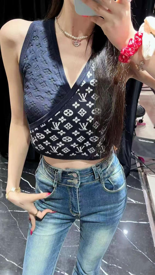 TY17-LOUIS VUITTON FW25 字母提花针织短款背心 女款（QQ）9.16直播款 商品图3