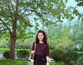 镶珠插肩袖上衣