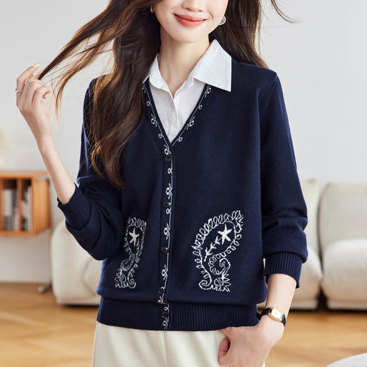 CC 66-6044提花针织衫衬衫领假两件毛衣时髦洋气减龄衫 商品图1